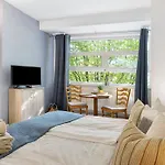 Albrechtshof 3*
